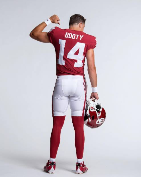 Avatar of Football Jock (Dean)