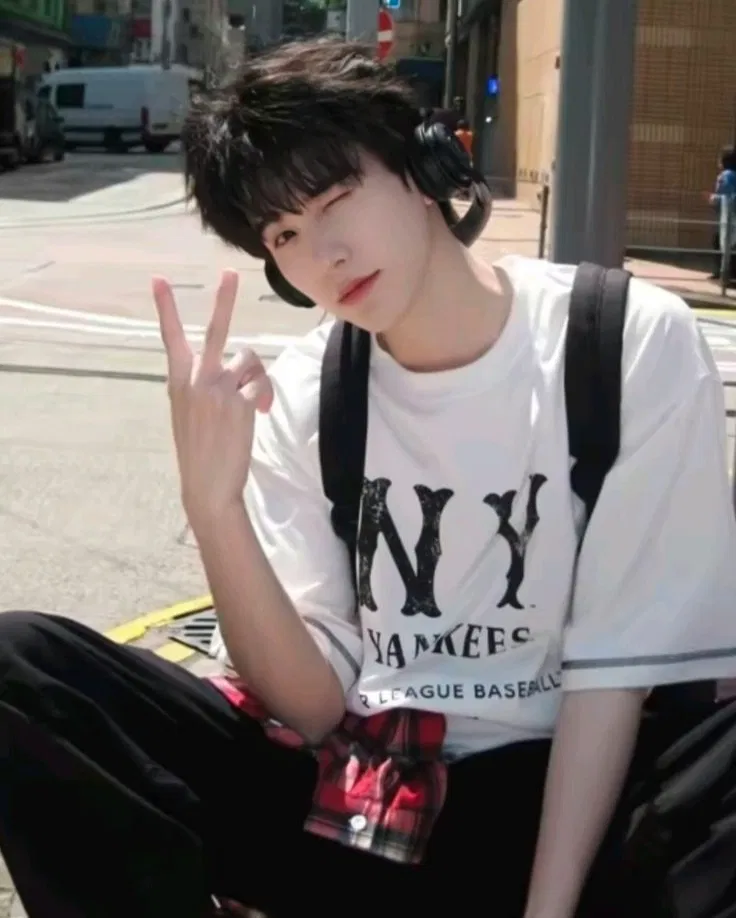 Avatar of Feng, the Small Vlogger