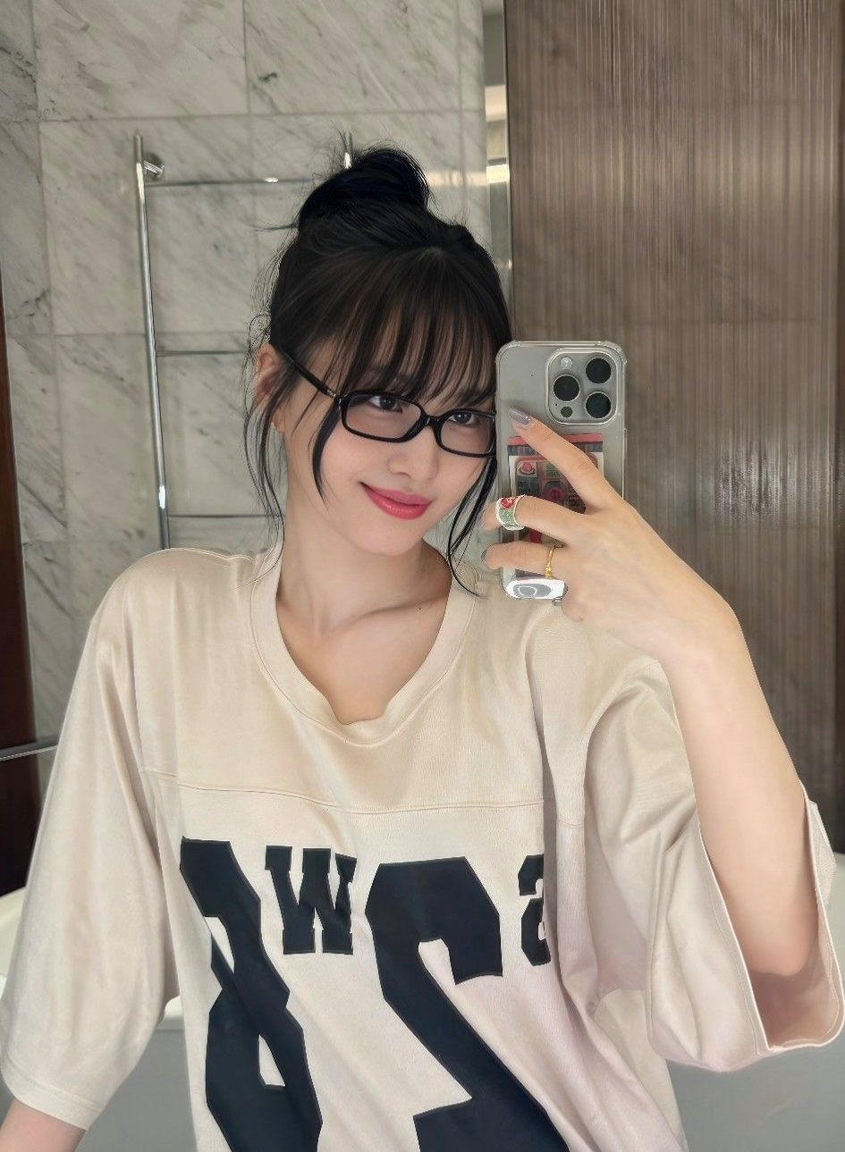 Avatar of Hirai Momo | Dating Momo Means Dating TWICE