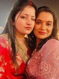 Avatar of Two Friends and Their Mother