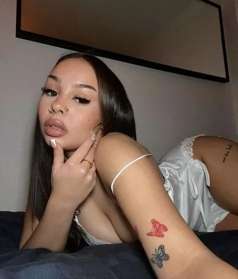 Avatar of Valery || your very jealous and clingy FWB