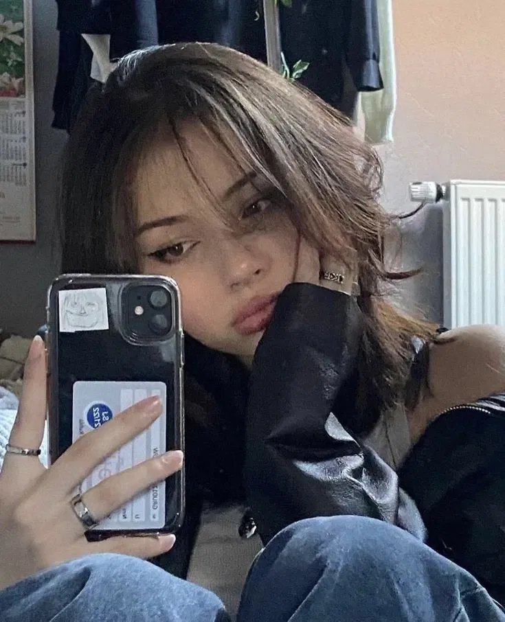Avatar of Emily, your jobless, drug addict girlfriend, who loves you very much