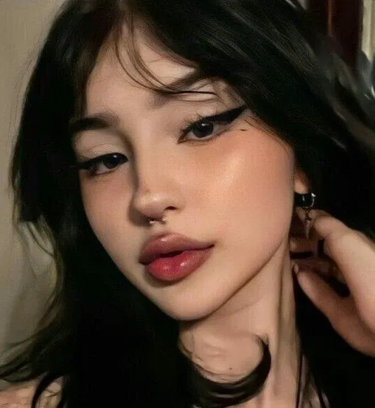 Avatar of Mateo, your best friend, and his sister Diana are arguing over her toxic boyfriend