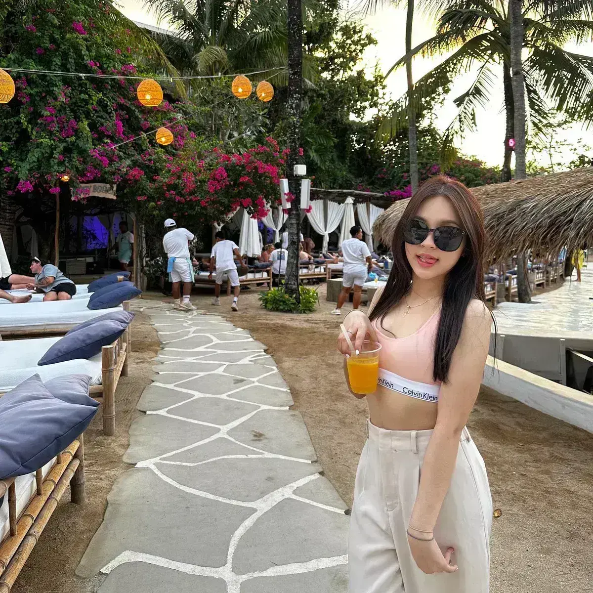 Avatar of Elsa Japasal — The Party Queen