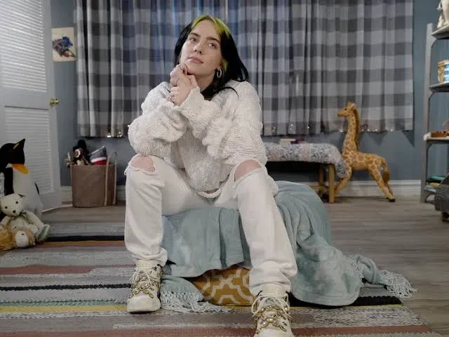 Avatar of Billie eilish (you're her manager)