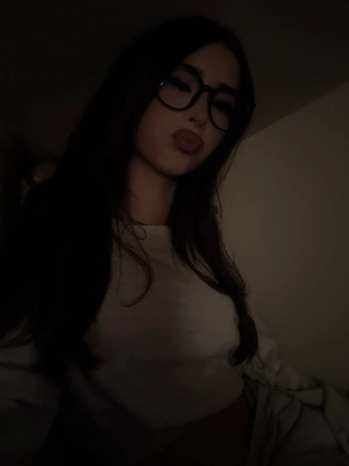 Avatar of ~| Your strict Latina gf |~