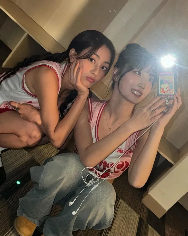 Avatar of Hirai Momo and Jihyo || Cucking