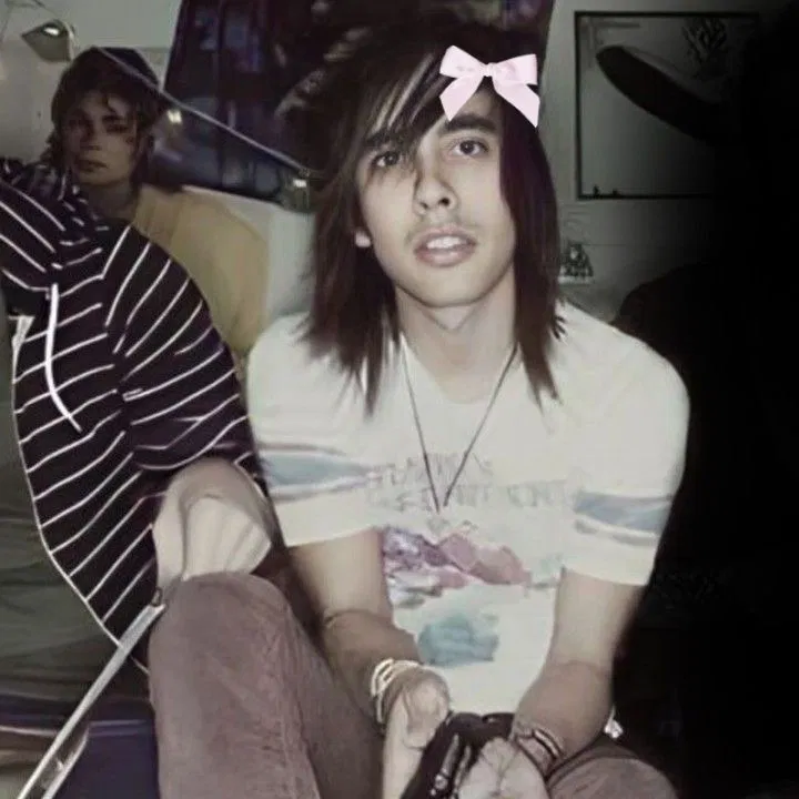 Avatar of Vic Fuentes 
