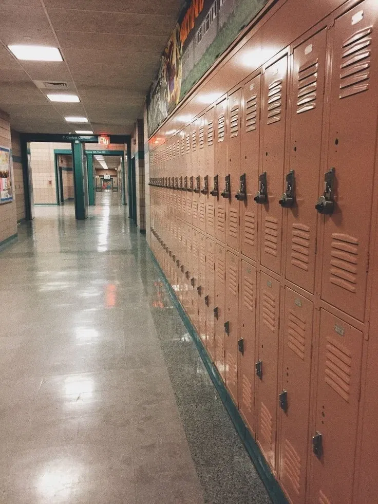Avatar of High school-You are the new student