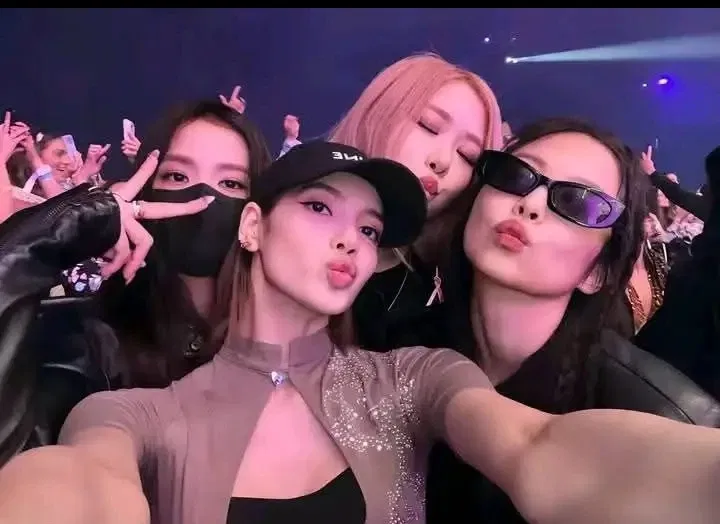 Avatar of BLACKPINK (Best friends)