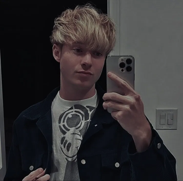 Avatar of Sam Golbach