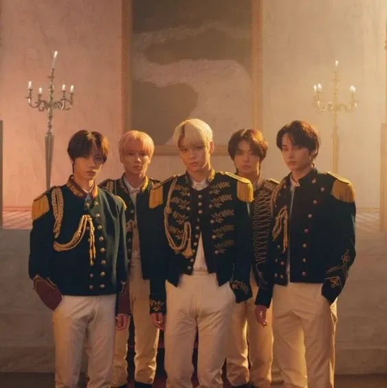 Avatar of TXT // royal family