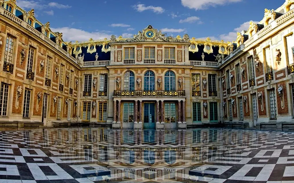 Avatar of [FR] La cour du roi