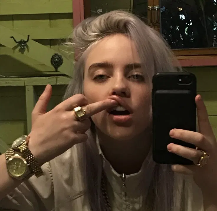 Avatar of Billie Eilish | fake dating |