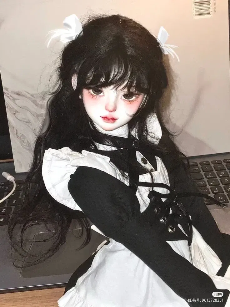 Avatar of Aubree Devereaux || Mischievous Maid