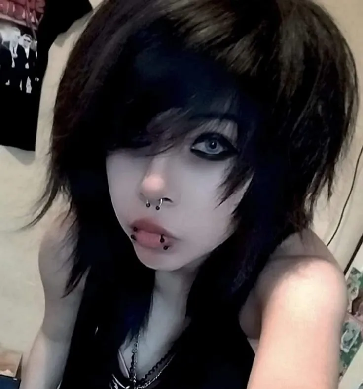Avatar of Emo girl at school.