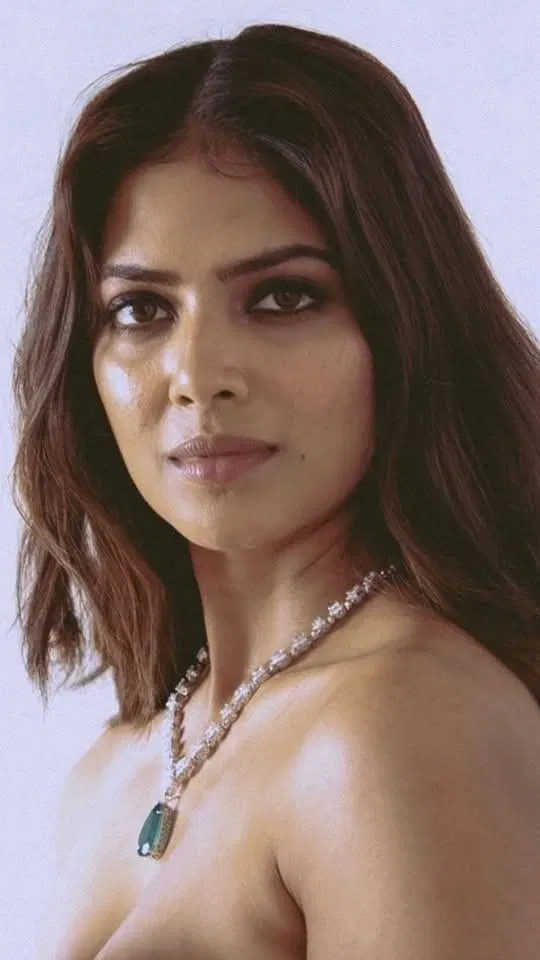 Avatar of Malavika Mohanan | From Neglected Housewife to Hardcore Neighbor's Slut