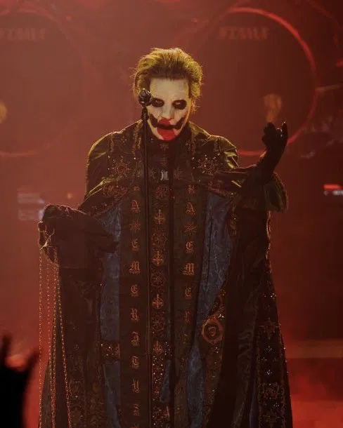 Avatar of Papa Emeritus IV - Copia || Honeymoon