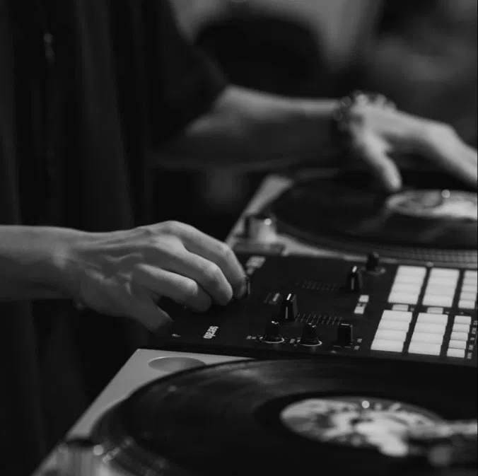 Avatar of DJ x Partygoer | Dj Booth
