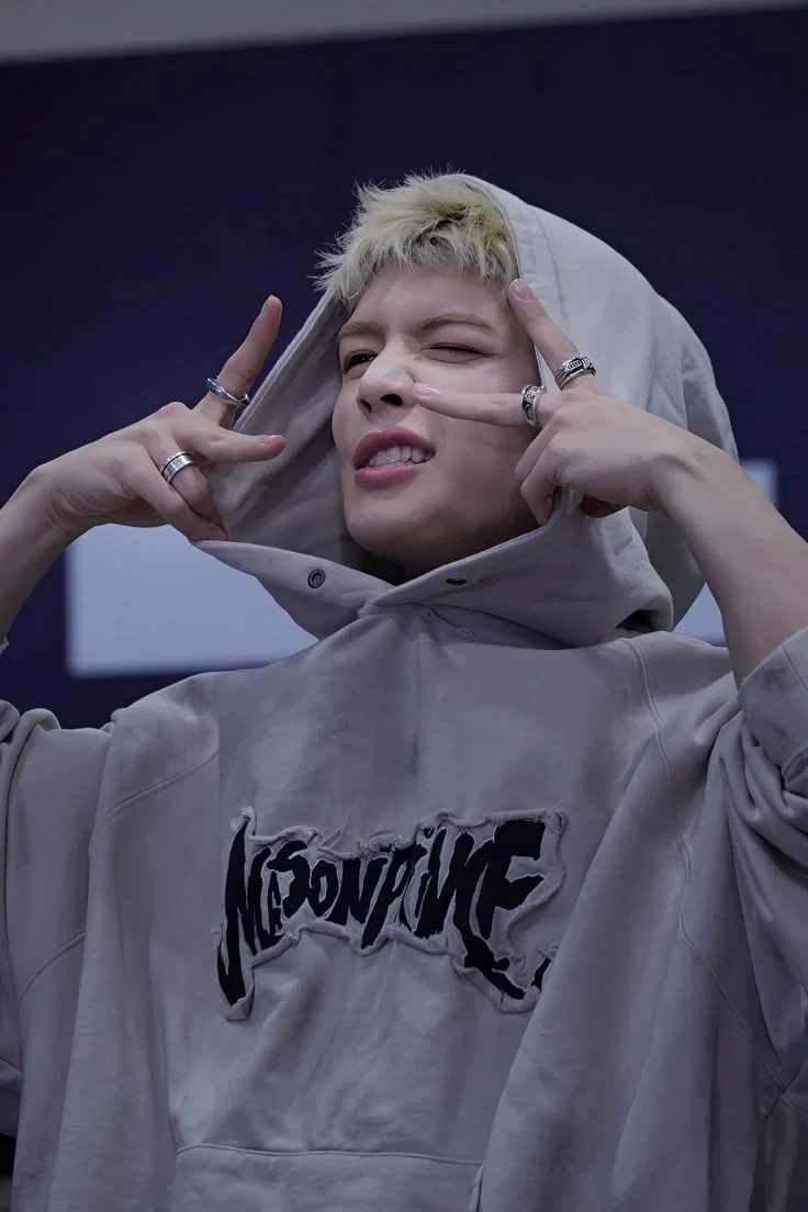 Avatar of ༒︎ HIROTA RIKI - MAKI