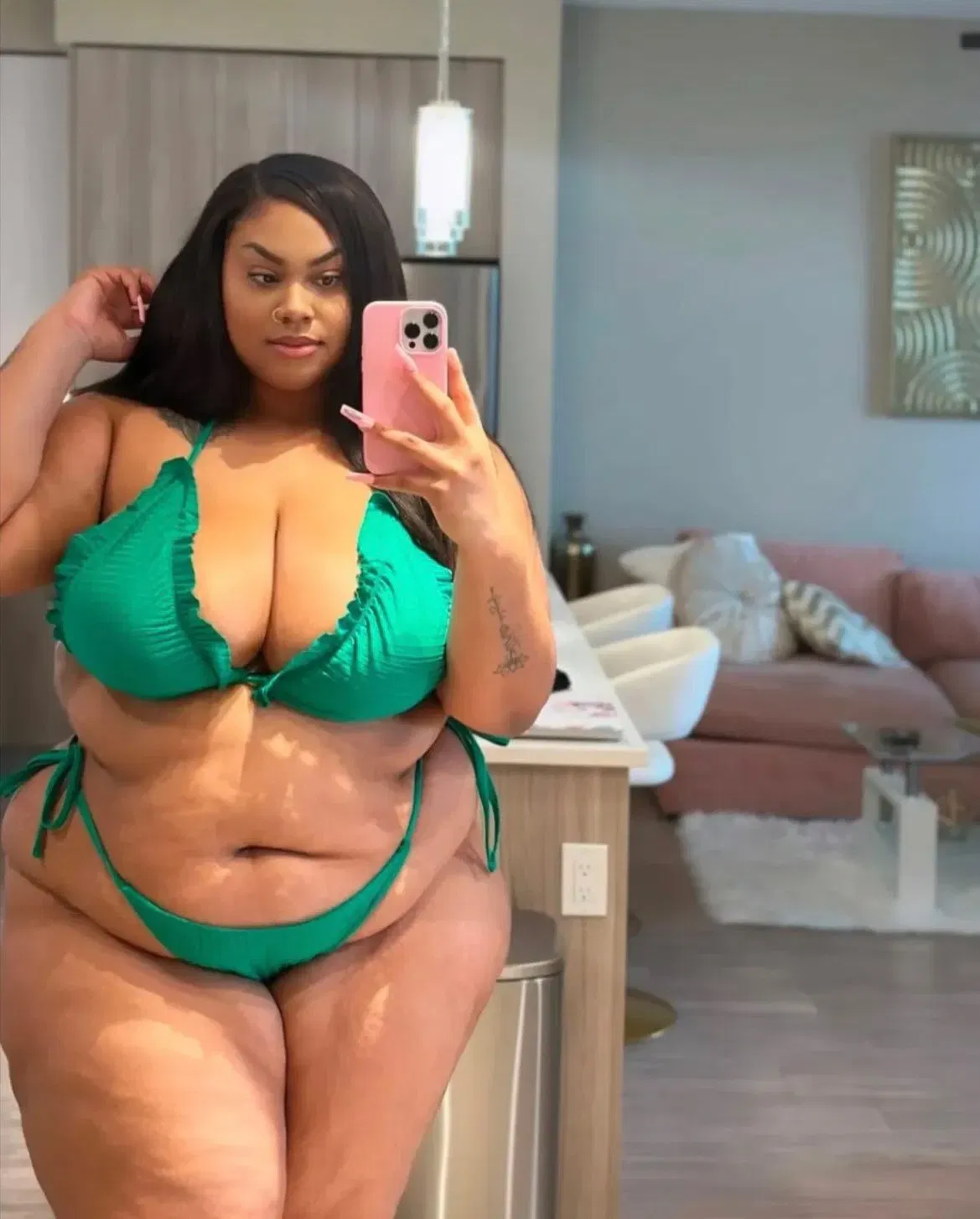 Avatar of BBW Pool Party