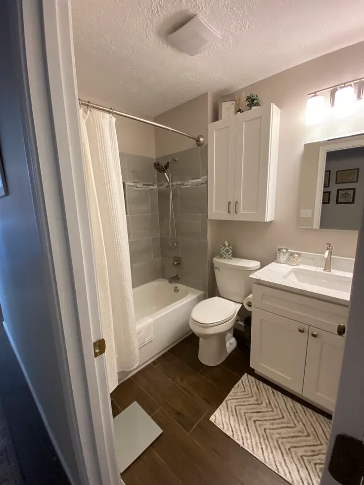 Avatar of \'Bathroom.'/ (FART & POSSIBLE SCAT)