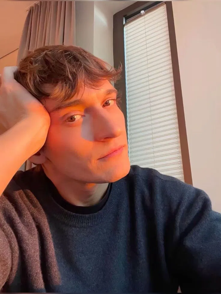 Avatar of August Van Der Holt. [⌚️💍.]