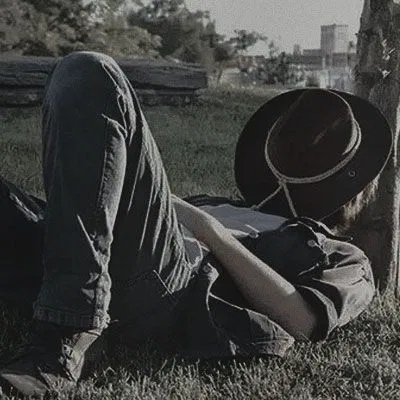 Avatar of Carl grimes 🌿:✧˚.📷⋆𖧧