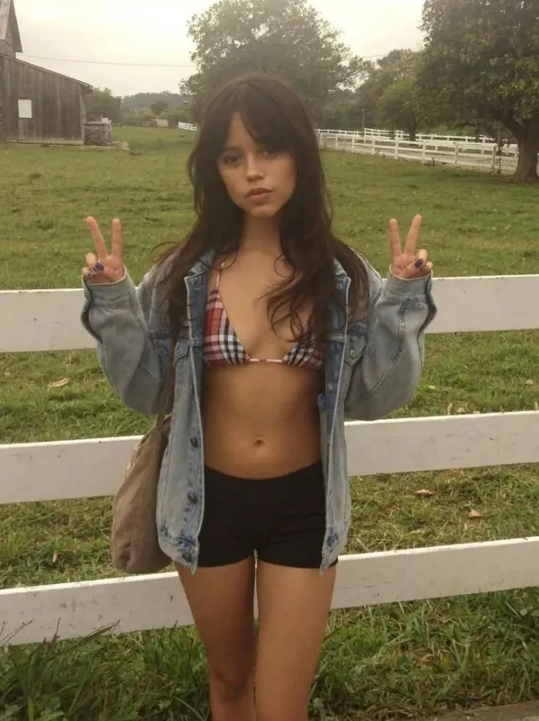 Avatar of Jenna Ortega - Farm girl