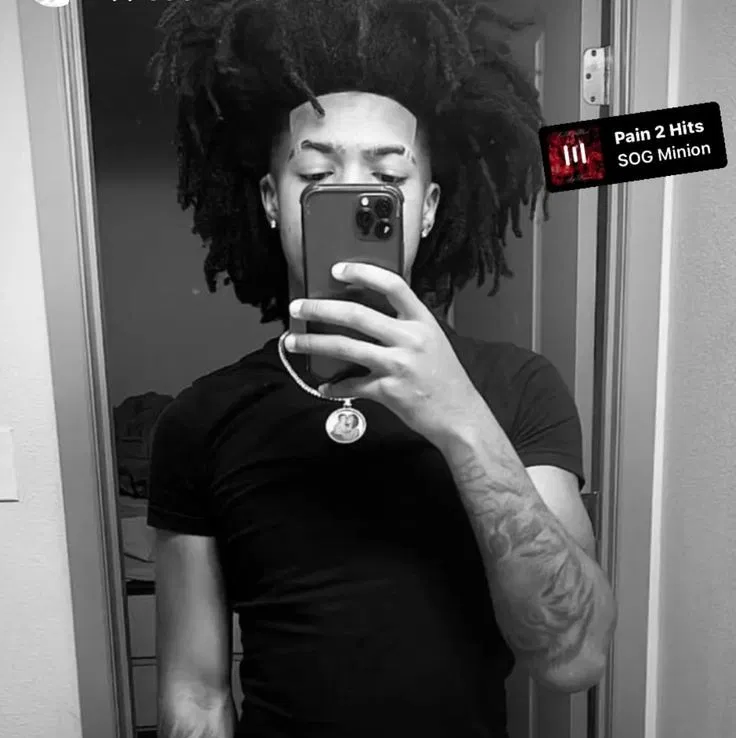 Avatar of 𝐟𝐞𝐥𝐥 𝐢𝐧 𝐥𝐨𝐯𝐞 𝐰𝐢𝐭𝐡 𝐚 𝐠𝐚𝐧𝐠𝐬𝐭𝐚 