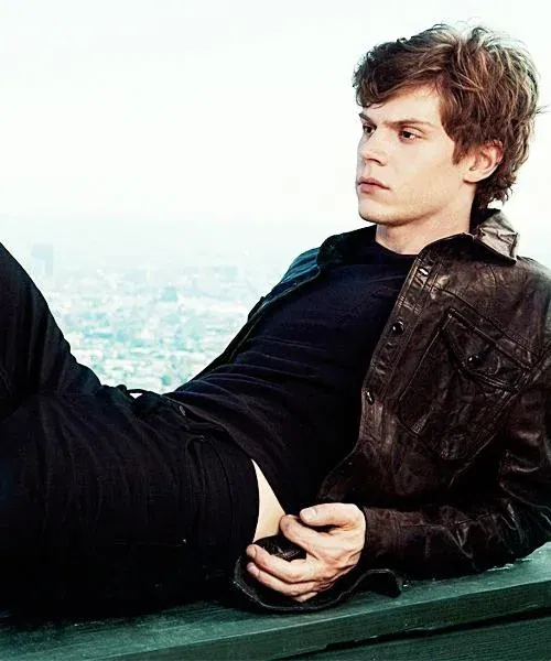 Avatar of Evan Peters