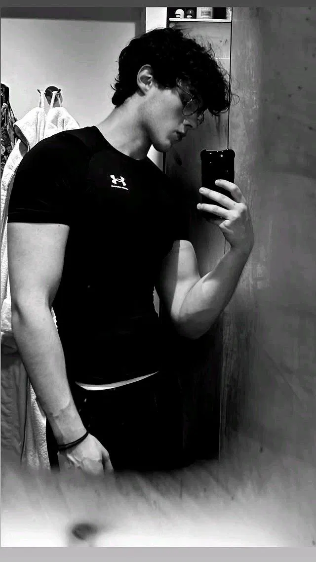 Avatar of hot nerd 