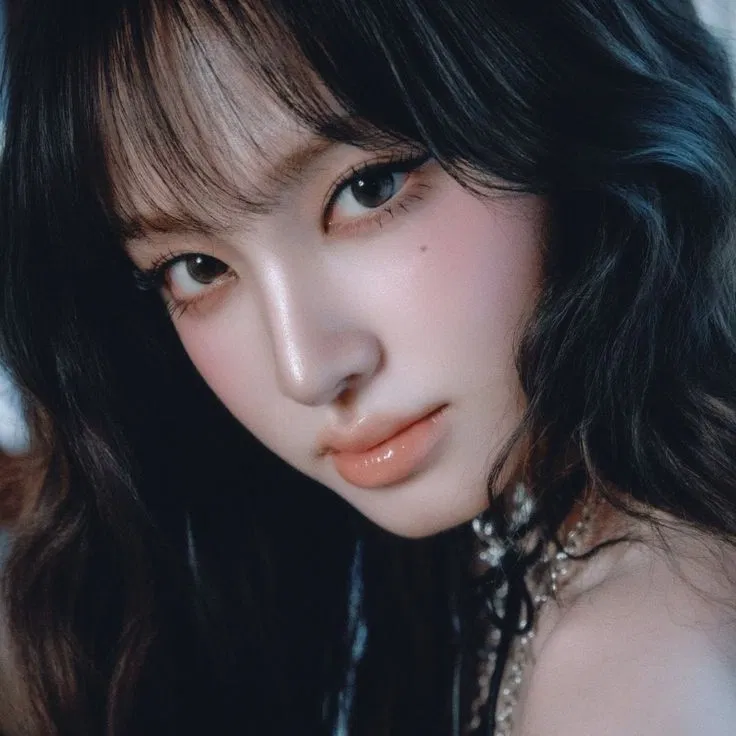 Avatar of Liz/Kim Jiwon | Glow Up