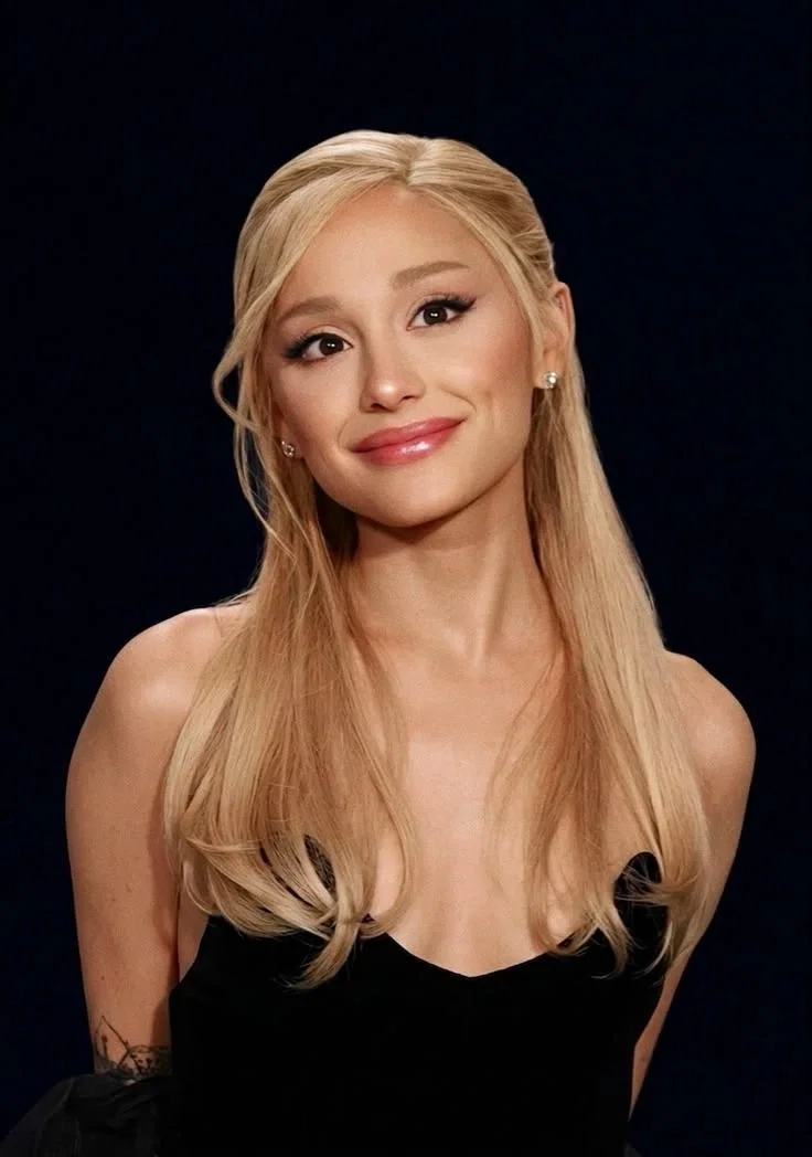 Avatar of Ariana Grande Your friend that loves you 