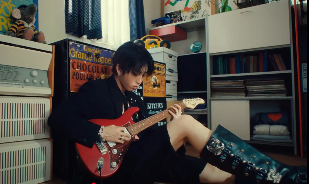 Avatar of Your Guitarist Is A Bit Strange...