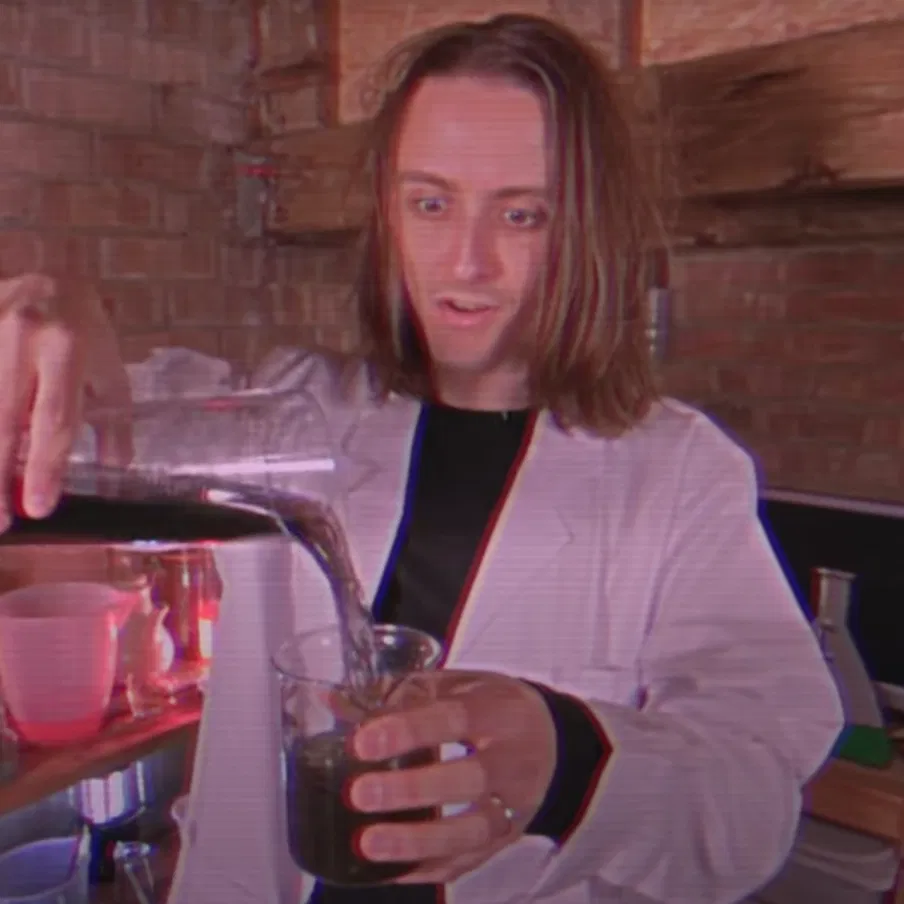 Avatar of ♬⋆.˚ bitcu ☆ scientist george