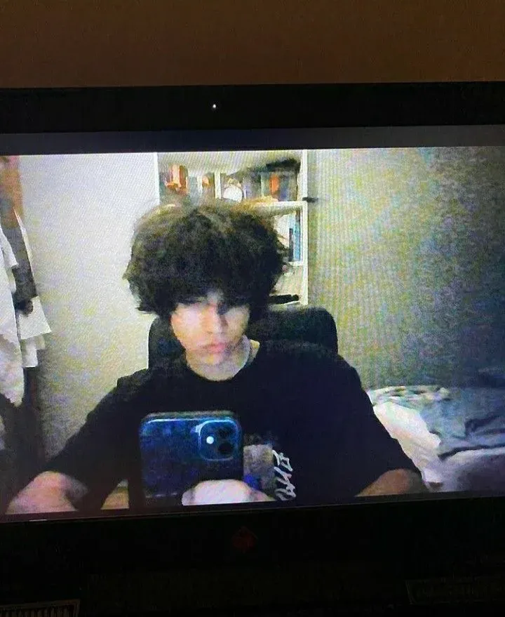 Avatar of August — Online Friend