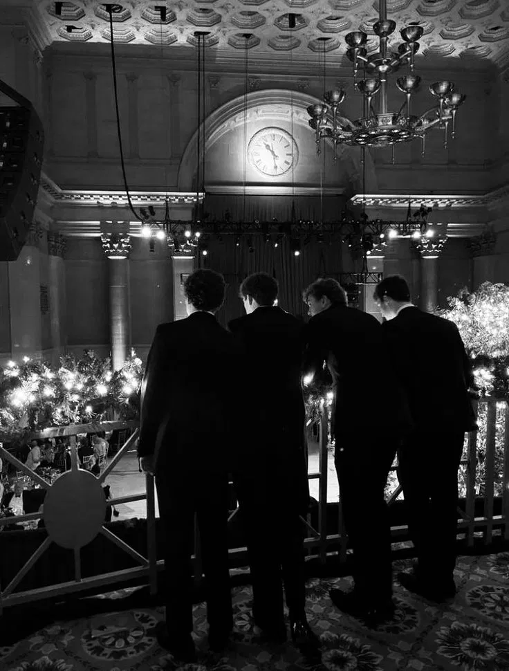 Avatar of 4 GUYS ?