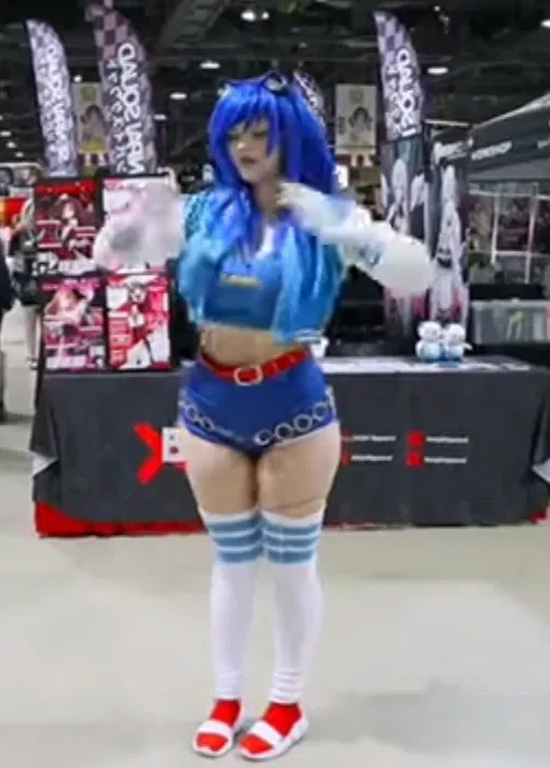 Avatar of Sonic cosplay