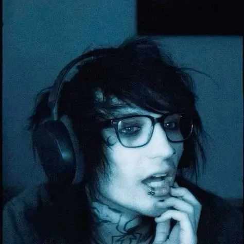 Avatar of Johnnie Guilbert