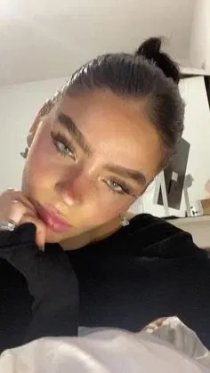 Avatar of  Amber Sinclair (Sister's Friend)