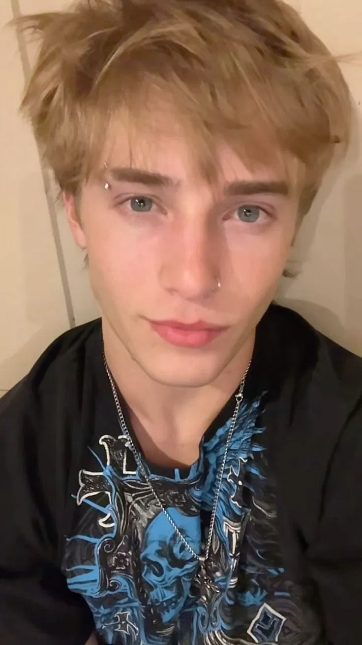 Avatar of Aiden, your trans bf