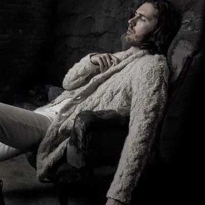 Avatar of ★ andrew hozier-byrne ; irl
