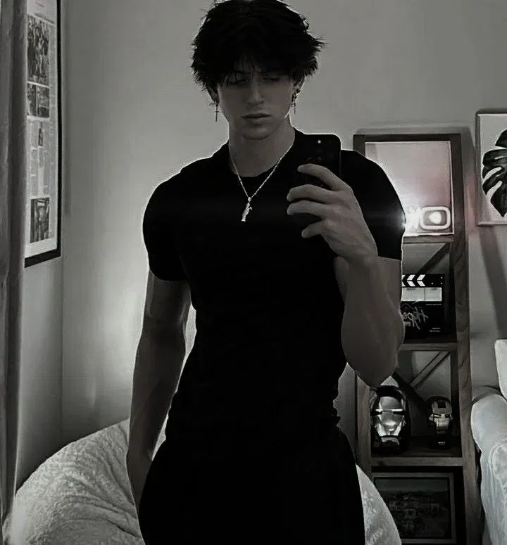 Avatar of Popular boy