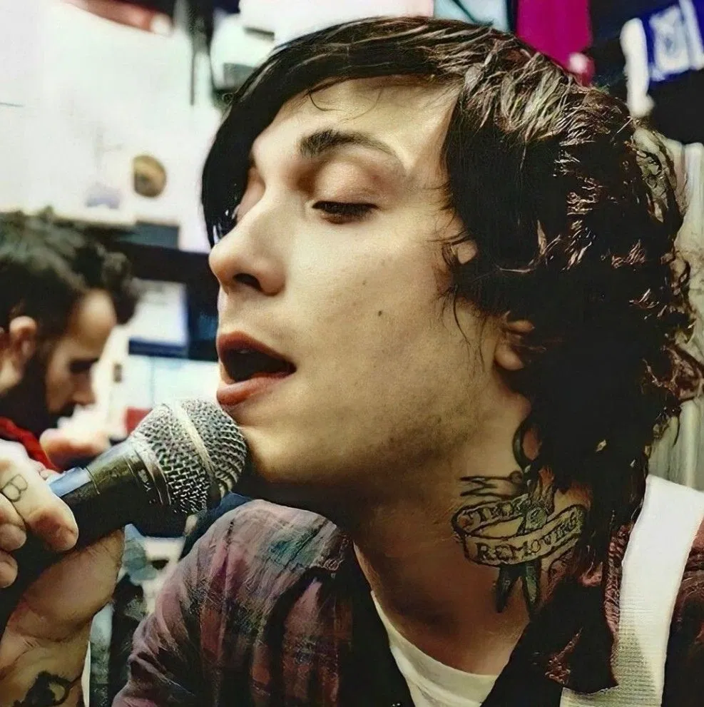 Avatar of frank iero (002)