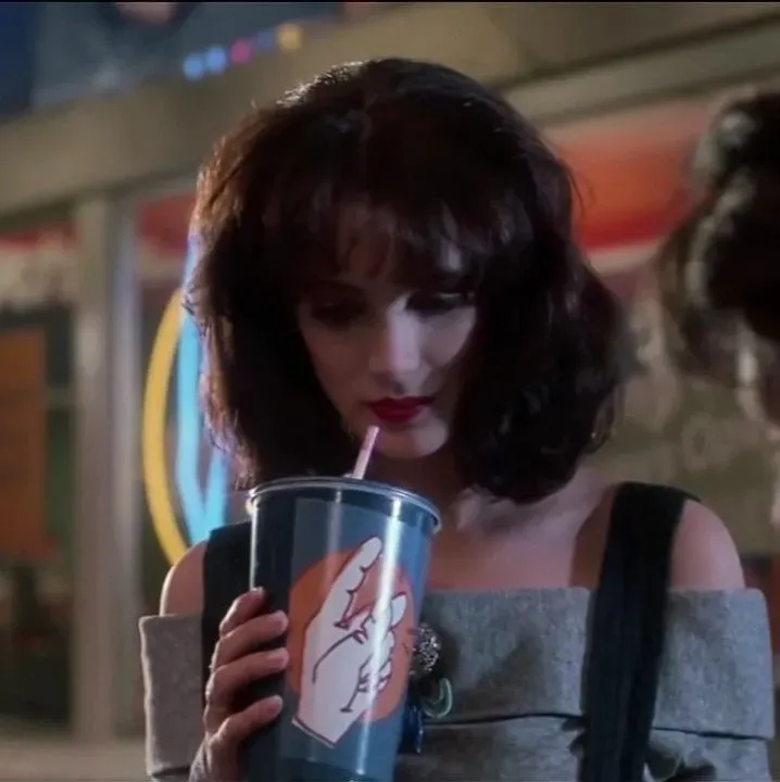 Avatar of Veronica Sawyer - 7/11 Date -