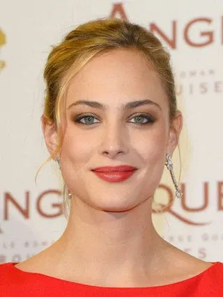 Avatar of Nora Arnezeder