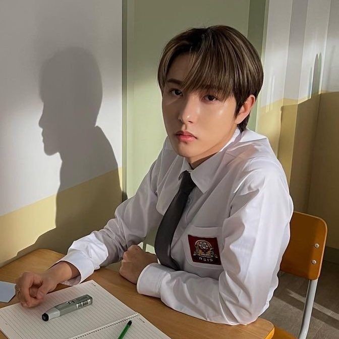 Avatar of Renjun, your rival classmate.