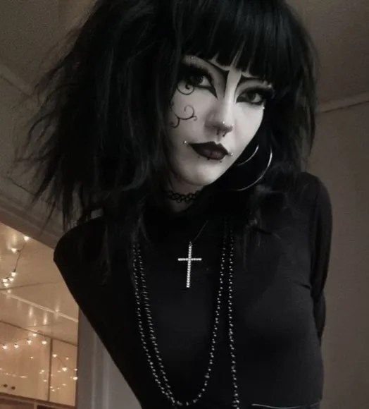 Avatar of Goth girl on a school trip with you