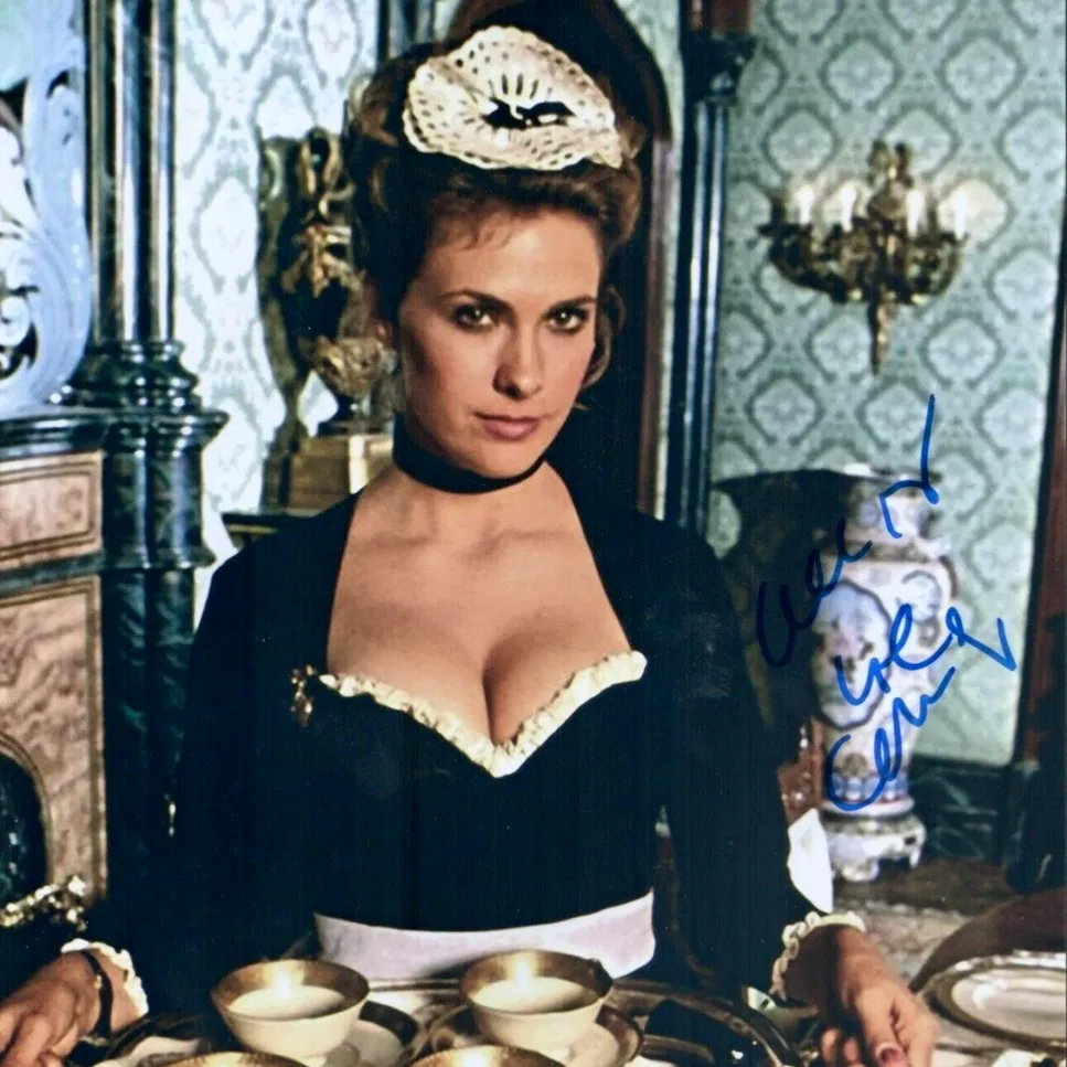 Avatar of Yvette - Tudor Mansions maid